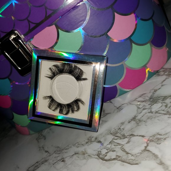 False eyelashes - Picture 4 of 11